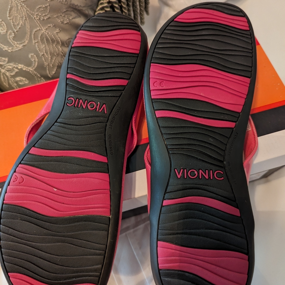 Vionic Pink sandal Size 10 - Picture 2 of 4